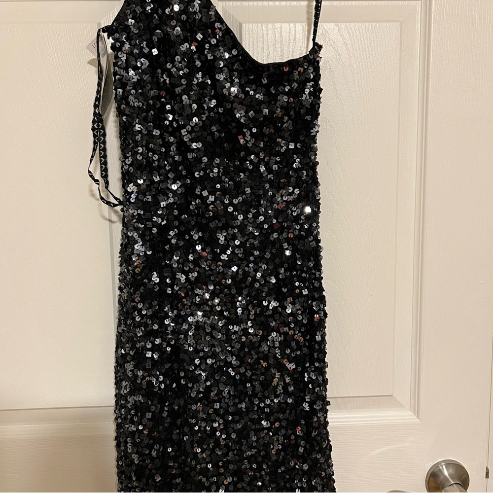 Pisarro Nights Black One-Shoulder Sequin Cocktail Dress Size 8 NWT - Picture 2 of 2